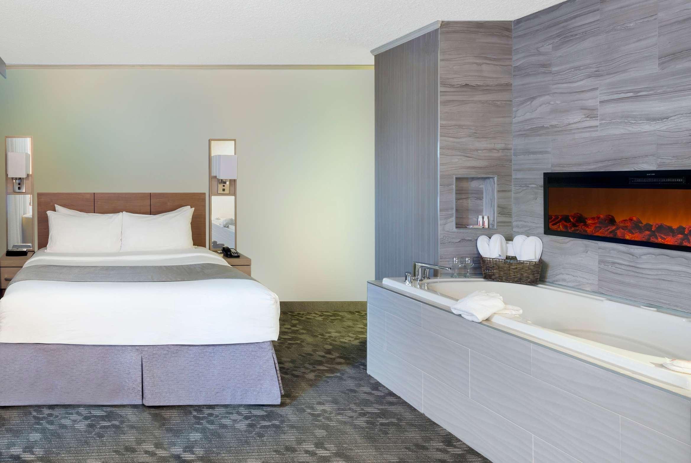 Wyndham Garden At Hotel Niagara Falls